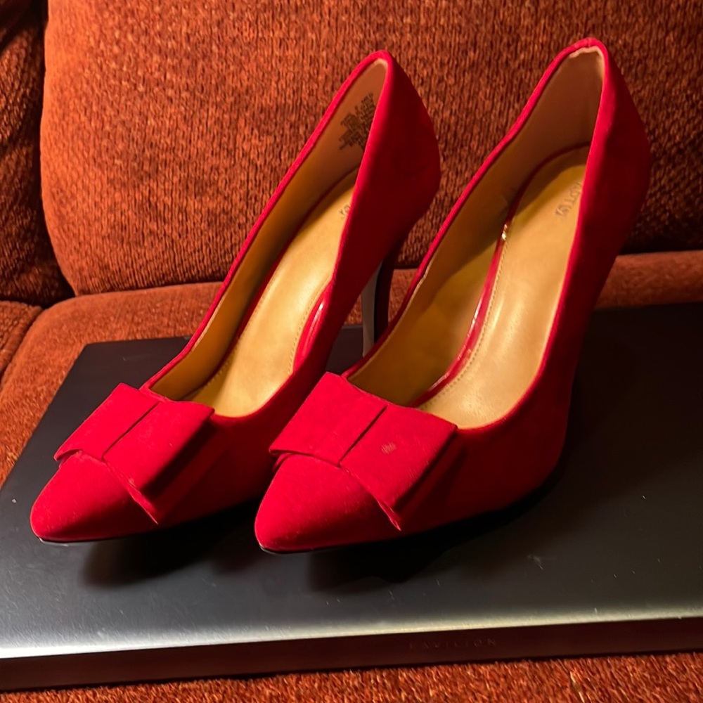 Gorgeous Red High Heels by Apt 9, tried on in store. Never worn!🙃 Size 6